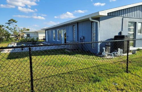 Relaxing canal front 2 BR pool home in North Port - Pineapple Way - Foto 27