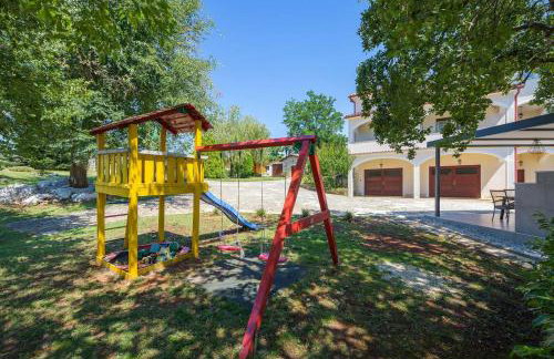 Villa Eufemia near Poreč with large garden and outdoor playground for kids - Foto 5