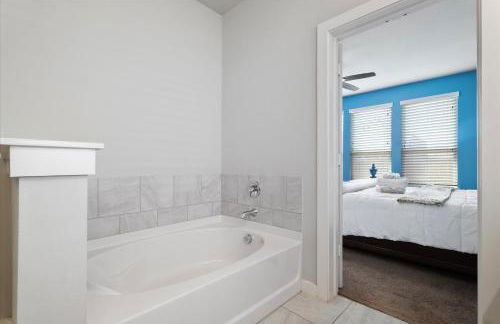 The Aubrey Escape with Fenced Backyard - Foto 26