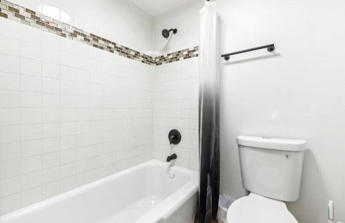 East 116 I Corporate 1Bd Suite in Rochester I Gym - Foto 6