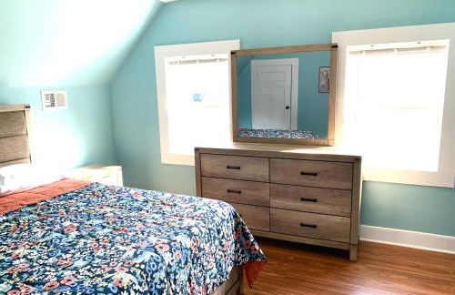 Newly renovated 4 bedroom apartment near downtown. - Foto 8