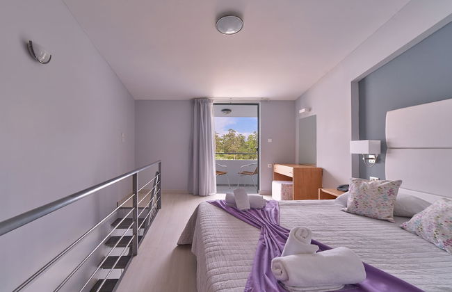 Sunrise Village Hotel - Photo 12