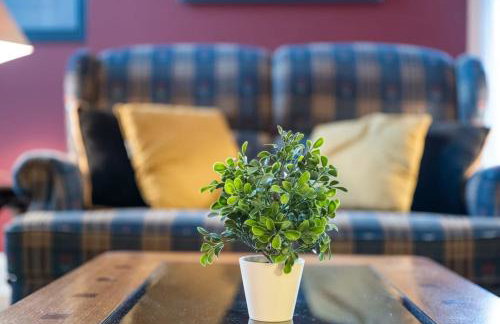 Vibrant Home: Historic Charm Perfect Location - Foto 10