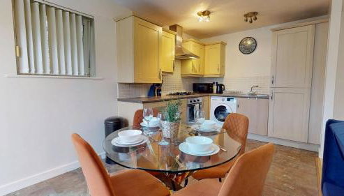 2 Bedroom House Near City Centre with Parking - Foto 5