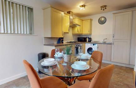 2 Bedroom House Near City Centre with Parking - Foto 5