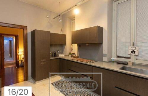 Campo de' Fiori Grand Residence - Sleeps 8-10, Jacuzzi & Cinema - Photo 13