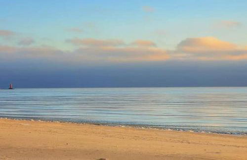 Beachside Condo w Stunning Lake Views - Foto 65