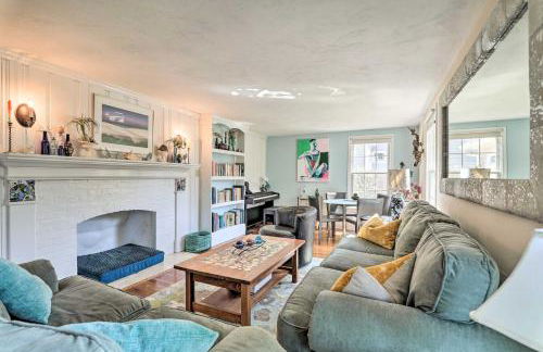 Cape Cod Cottage with Deck, Grill, and Games! - Foto 12