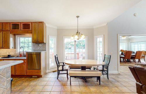 Beautiful home with modern conveniences - close to the beach, dogs welcome - Foto 14