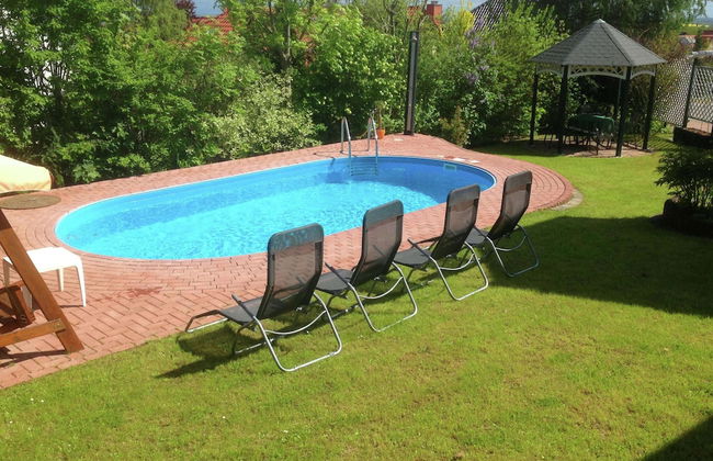 Group Hideaway With Pool - Photo 19