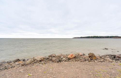 Pool and Lake Access Northern Lakes Retreat! - Foto 29