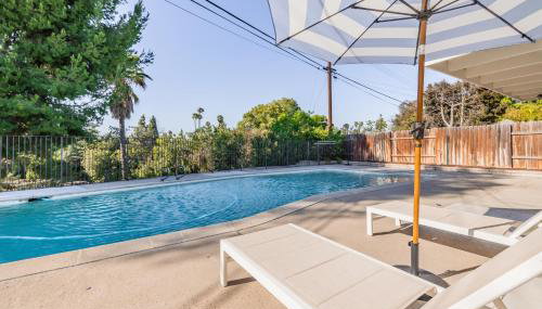 #Marbella Lane - Cozy Modern Home with Relaxing Design & Pool - Foto 1, Garden, sunbed, Garden view