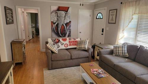 Houndstooth Hideaway 3BR 2BA Home 3mi to UA Campus - Foto 2