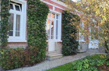 THE GREEN WOODPECKER - Foto 1