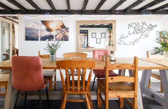 Tranquil Luxe in Country Cottage - Photo 2