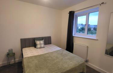 Contemporary 3-Bedroom Home Quiet Rotherham Location with Parking - Foto 11