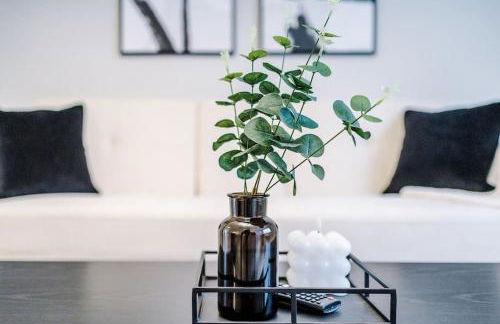 Lovely three bed home Manchester - Foto 59