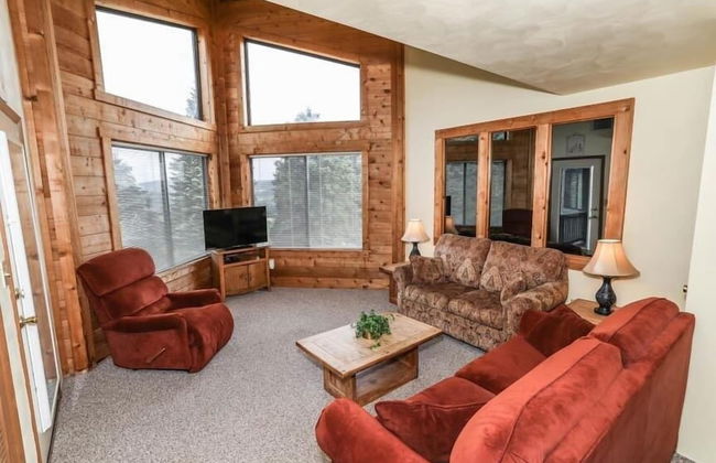 Seven Springs 1 BR Loft Condo, Pet Friendly! by RedAwning - Photo 1