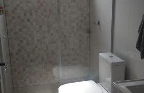 Casa até 6 pessoas, 4 colchoes, 1 cama queen, 2 banheiros - Foto 4