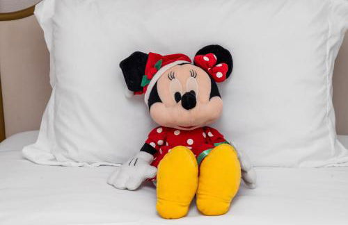 NEW Lux 5BR Villa Near Disney, Knotts, LA, OC with Hot Tub & Games - Photo 58