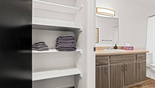 1BR Pet-Friendly Apartment with King Bed - Foto 2