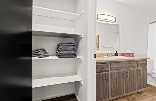 1BR Pet-Friendly Apartment with King Bed - Foto 2