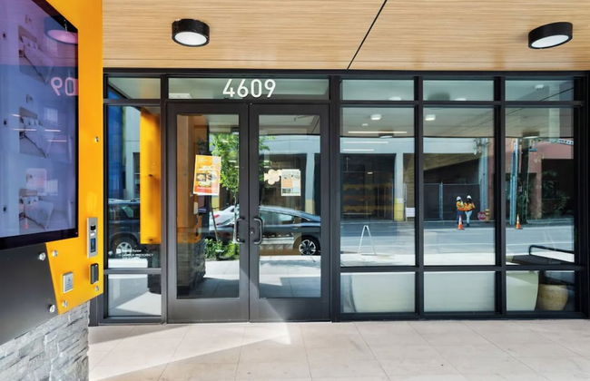 Modern Studio Steps to UW - Foto 5