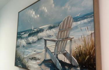 Sunny 2-Bedroom Coastal Stay with Free Parking - Foto 18