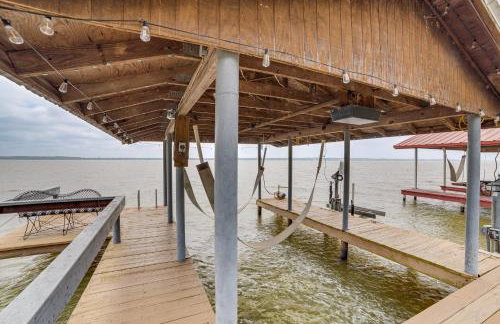 Waterfront Retreat with Dock on Cedar Creek Lake! - Foto 32