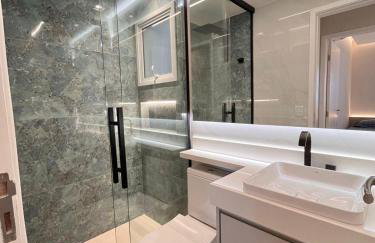 Apto em Bertioga com AC e Wi-Fi - 300m da praia - Photo 17