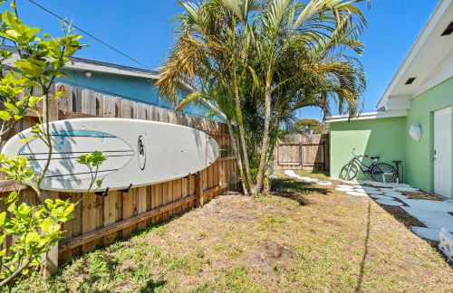 Walk to Beach Indoor-Outdoor Living w Pool - Photo 6