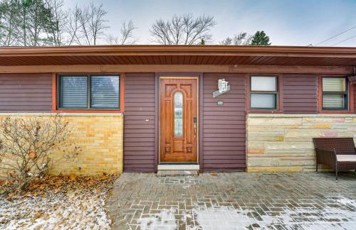 Fire Pit and Yard Family Home in Farmington Hills! - Foto 36