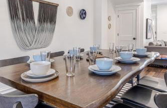 Ann Avenue Modern 3BR Home, Near Downtown with Free Parking - Photo 5