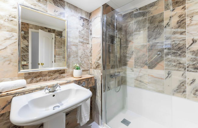 Ona Hollywood Mirage - Photo 25