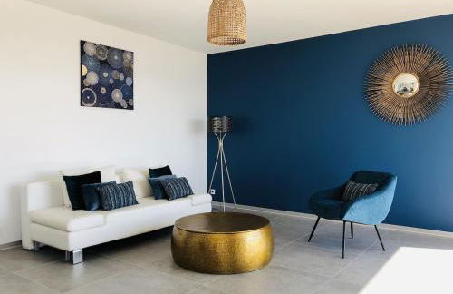 T3 FRONT de mer dernier étage vue mer Petit havre de paix pour vos vacances Emplacement unique vue mer panoramique à 180 degrés pour ce T3 en face de la plage front de mer vue sur les iles 5 et dernier étage avec ascenseur - Foto 6