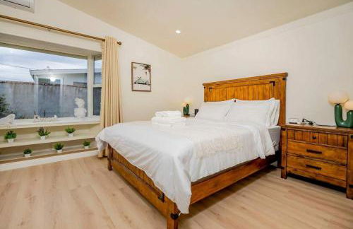 Peaceful Family Home with 3 Bedrooms and 2 Bathrooms - Photo 45