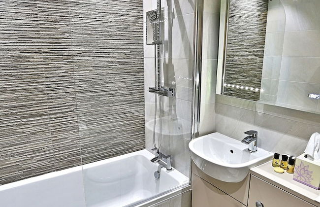 The Cock O' Barton - Photo 24