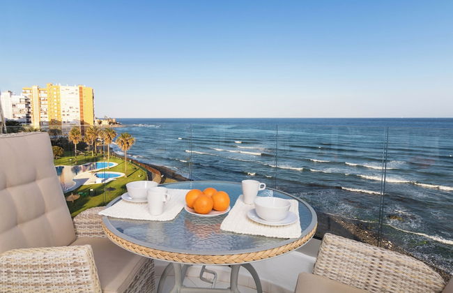 1 Line Beachfront Apartment With Stunning sea View - Foto 1