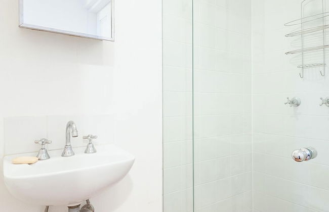 Charming Centrally Located 2 Bedroom Accommodation - Foto 10