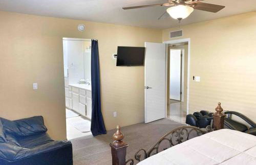 ULTIMATE BACKYARD-POOL/SPA. SLIDE. LAKEVIEW. BALL - Foto 4