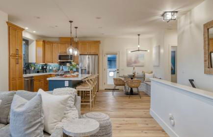 Sunset Serenity by Avantstay Rooftop w/ Hot Tub & Fire Pit, 3 Blocks to Beach! - Foto 22