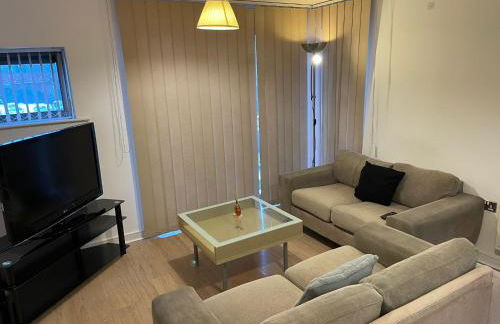 2 bedroom apartment near Wolverhampton train station - Foto 1