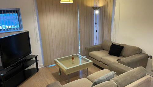 2 bedroom apartment near Wolverhampton train station - Foto 1