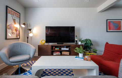 Mid-Century Modern Home - Hot Tub and Game Room - Foto 9