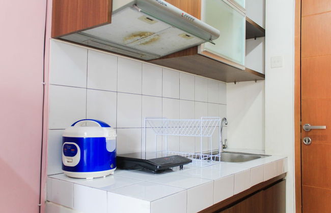 Homey and Cozy Living Studio at Margonda Residence 2 Apartment - Photo 3