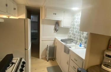 Cozy 1-bedroom mobile home with WiFi, AC in charming Silver City - Foto 13