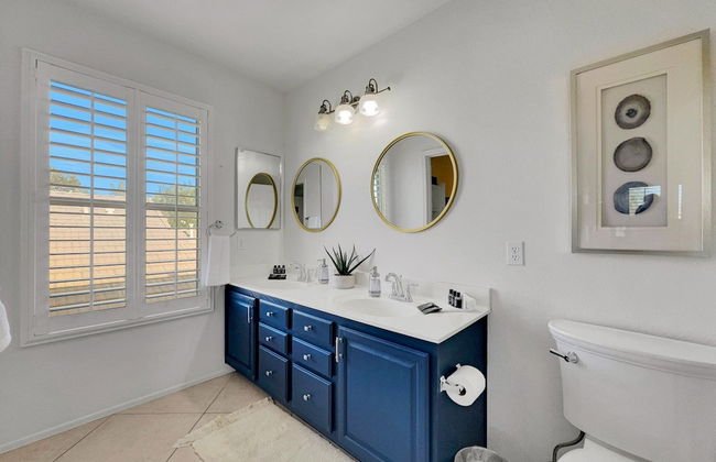 La Pryor Gilbert - Photo 23