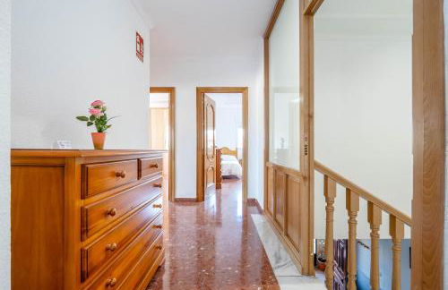 Amplia Casa Familiar con Calefacción, cerca de Sierra Nevada y Granada - Foto 42