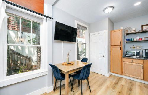 Courtyard Flat - City Center Walk to Everything - Foto 3