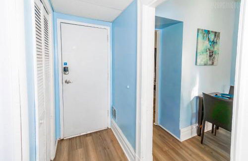 Stylish Apt - 2 Queen Bed - Easy Hospital Access - Foto 22